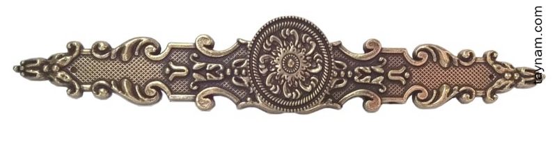 Tay nắm cổ điển màu đồng có nét tỉ mỉ cao cấp.