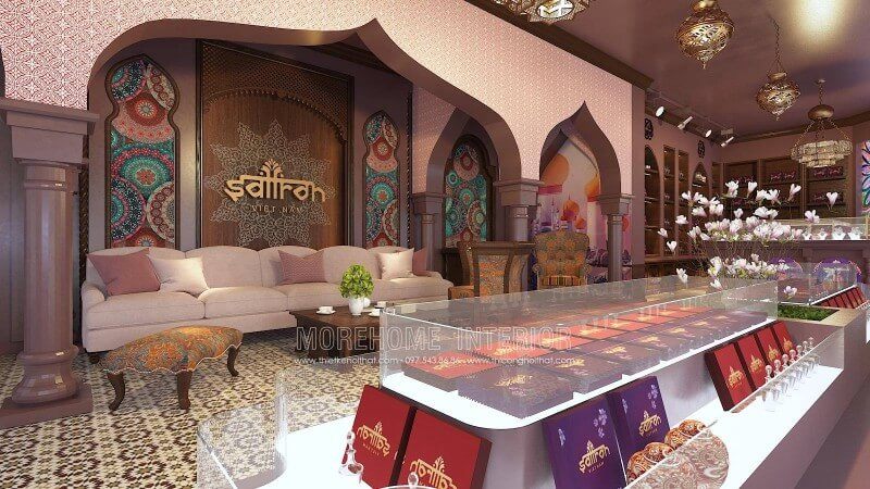 Showroom Saffron được trang trí độc đáo theo tông màu chủ đạo hồng và nâu tím, kết hợp với bộ sofa bọc nỉ màu hồng tân cổ điển, tạo nên một tổng thể hài hòa nhưng vẫn gây ấn tượng.